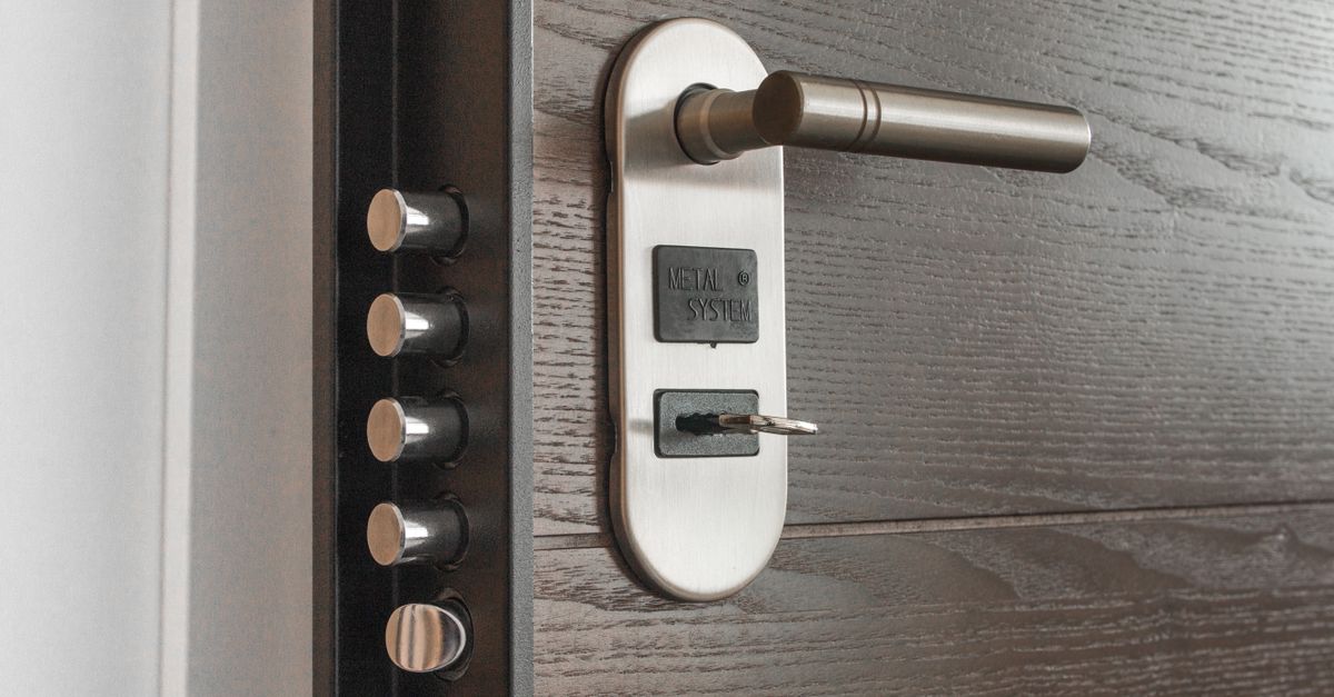 locksmith service technician — Sheepshead Bay Locksmith Brooklyn